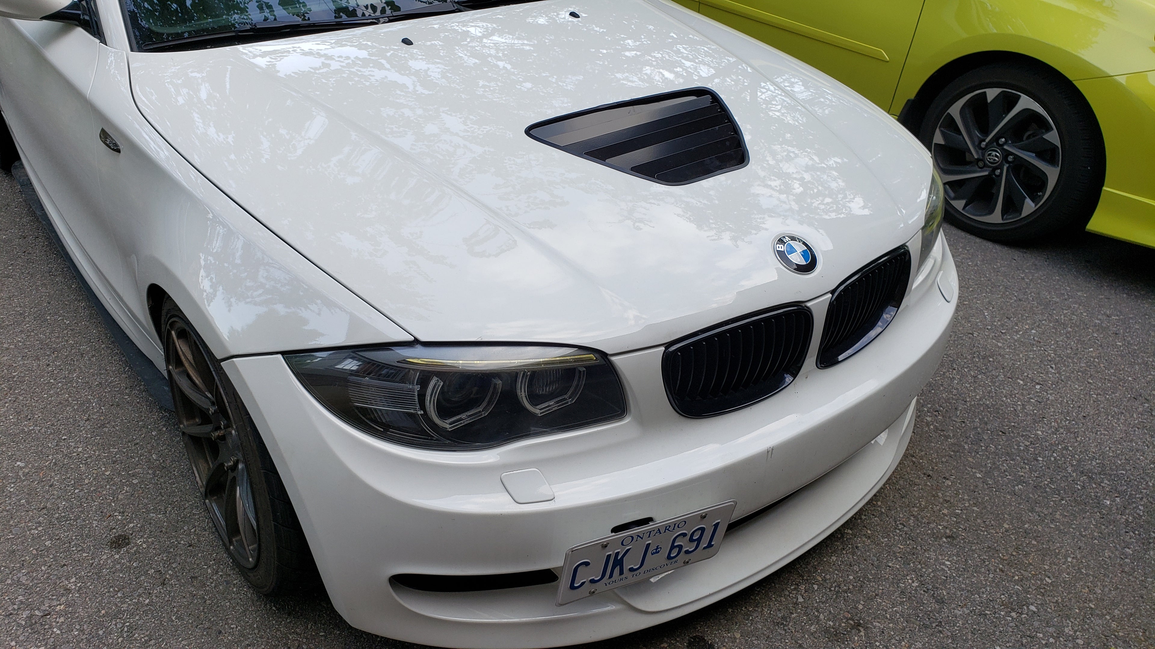BMW 1 Series Hood Vent