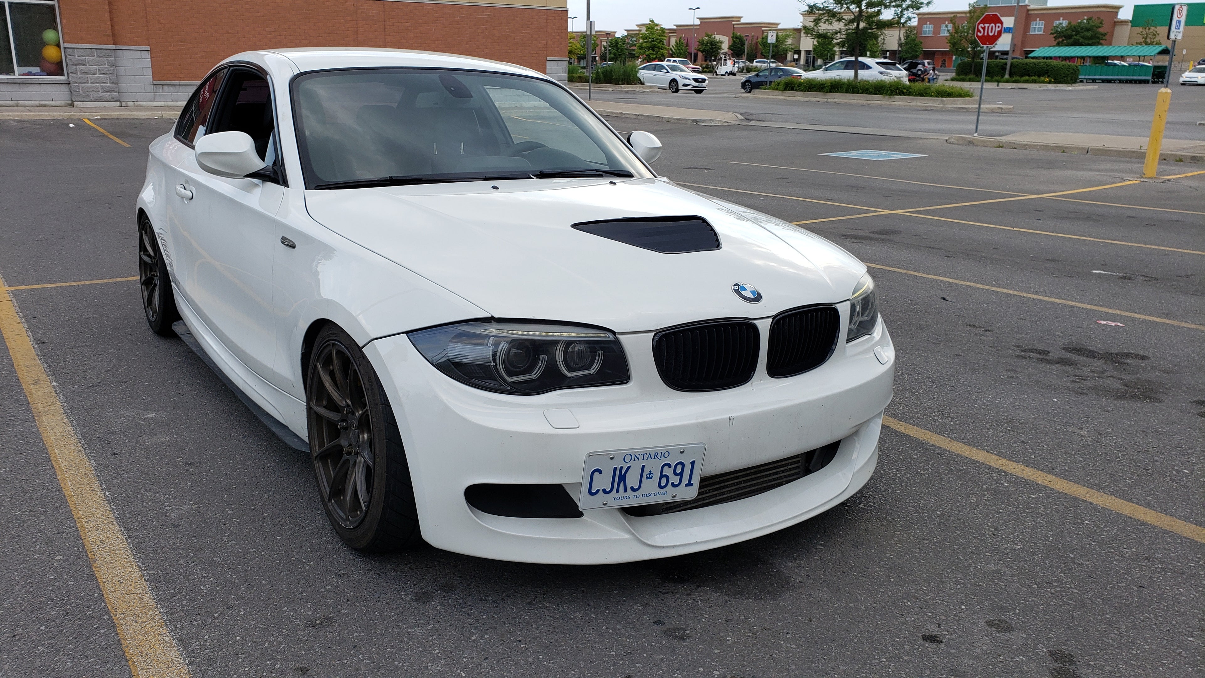 BMW 1 Series Hood Vent