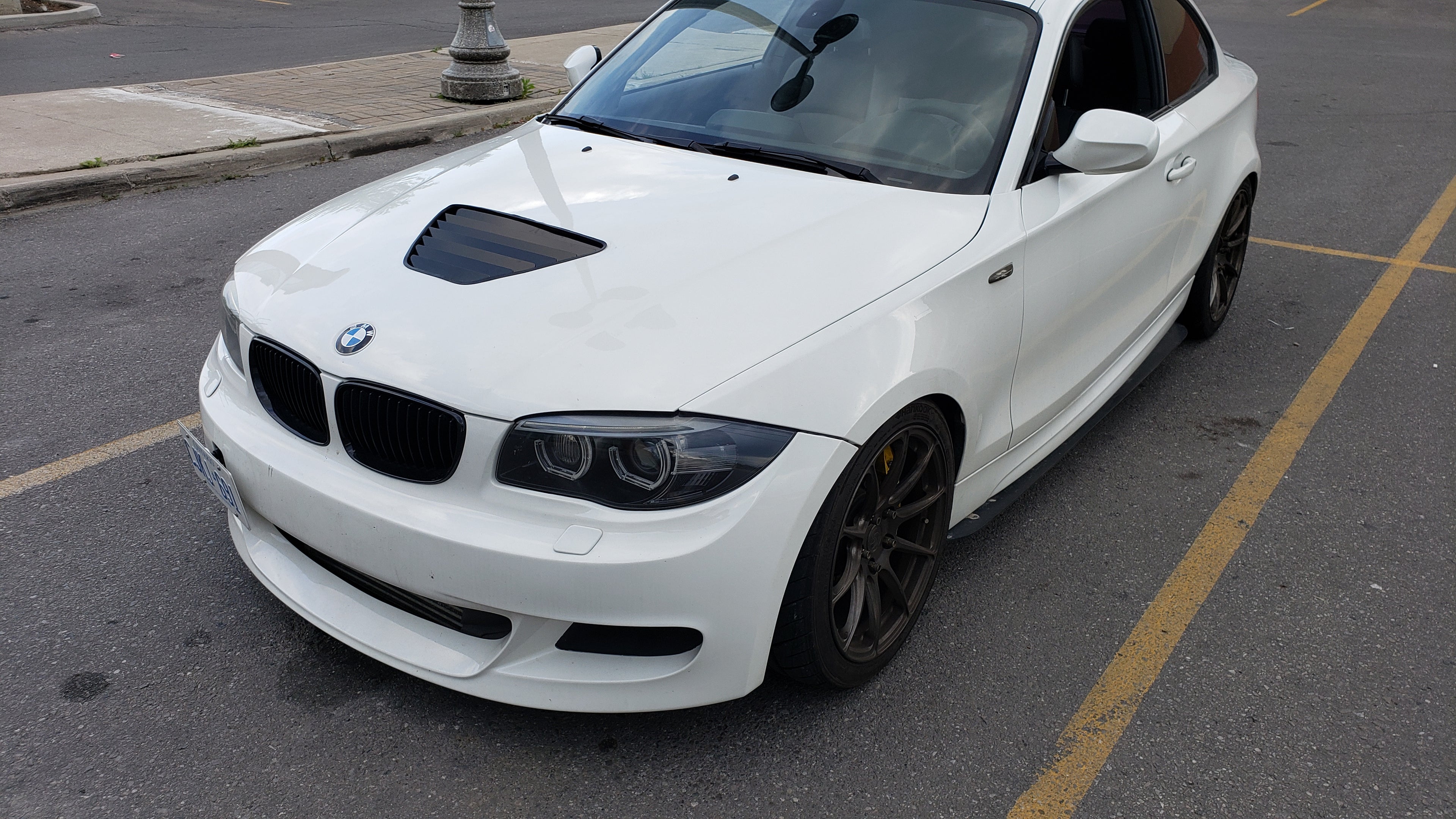 BMW 1 Series Hood Vent