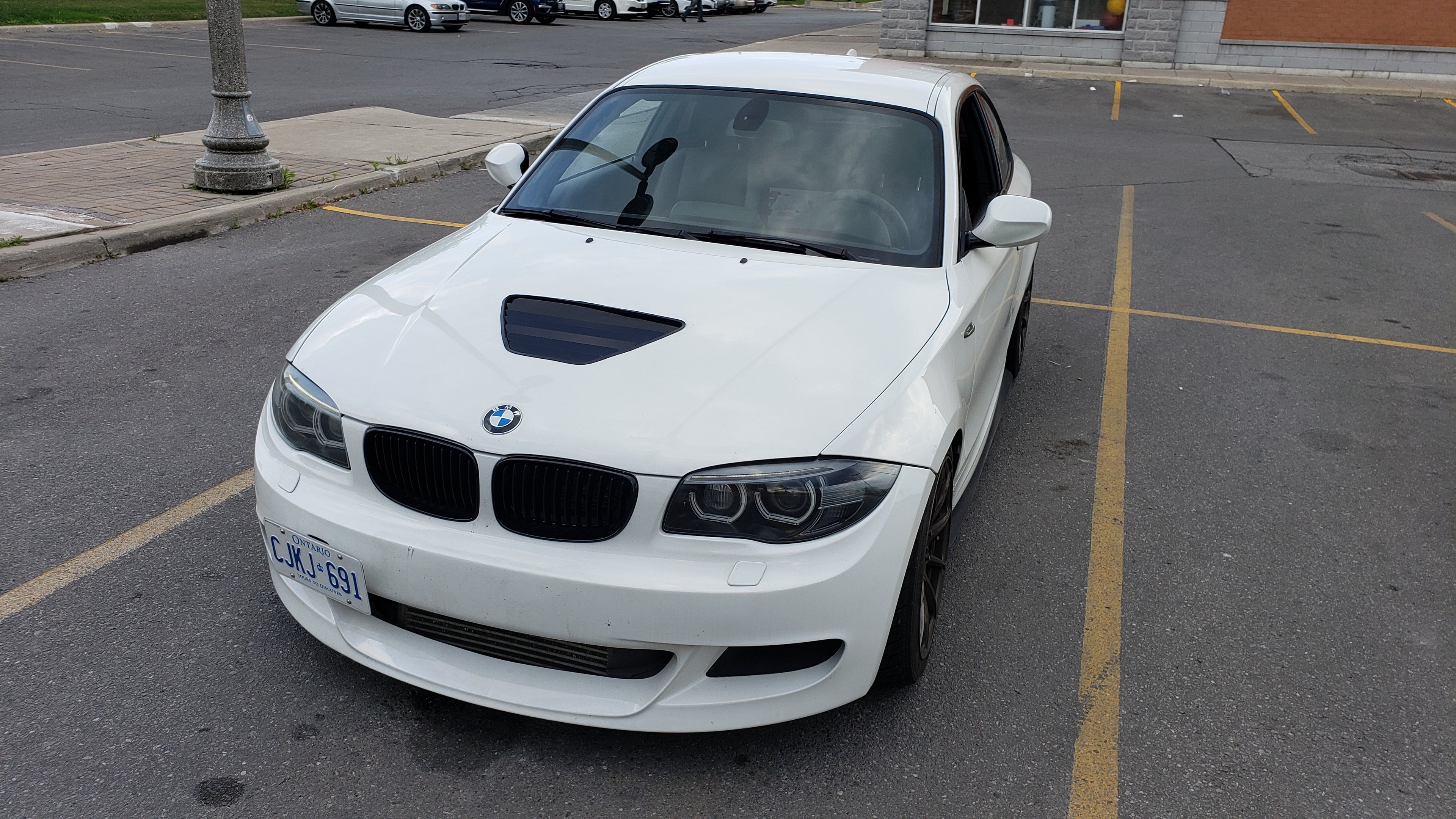 BMW 1 Series Hood Vent